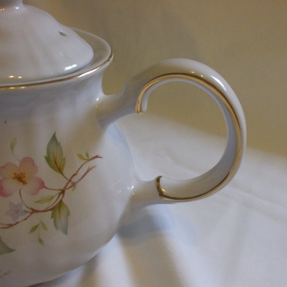 Royal oak Teapot White Porcelain With Flowers - Picture 3 of 3